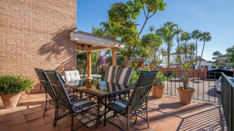 67e3ea71778eb4a0e8bad6d3ac6c1faf - 2