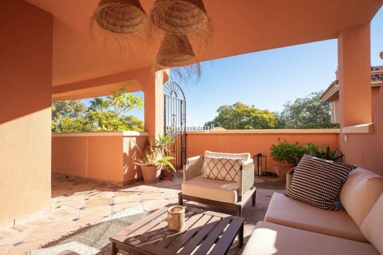 6a033ee59cca1cda638bf17c0633bfb1 - 1