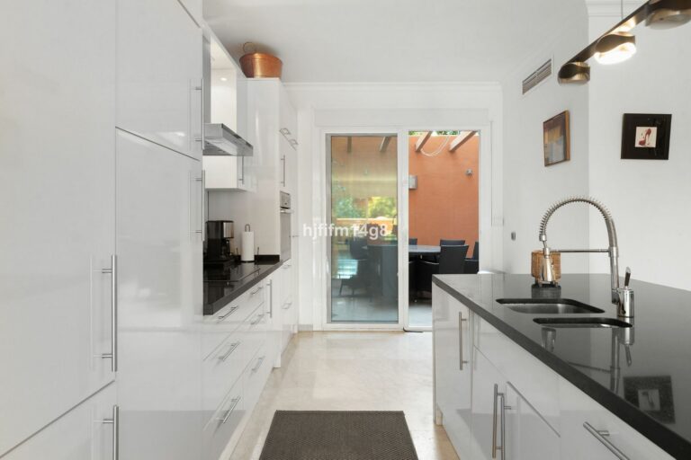 6a033ee59cca1cda638bf17c0633bfb1 - 8