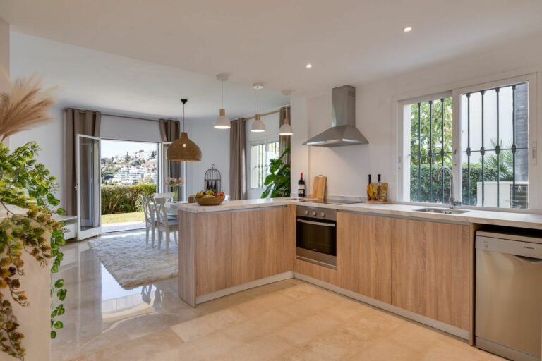 6b5271c69b86d9c1e5ed941519c77f8f - 2