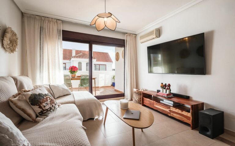 6e179ca414cdd0a474c7dee03d915451 - 1