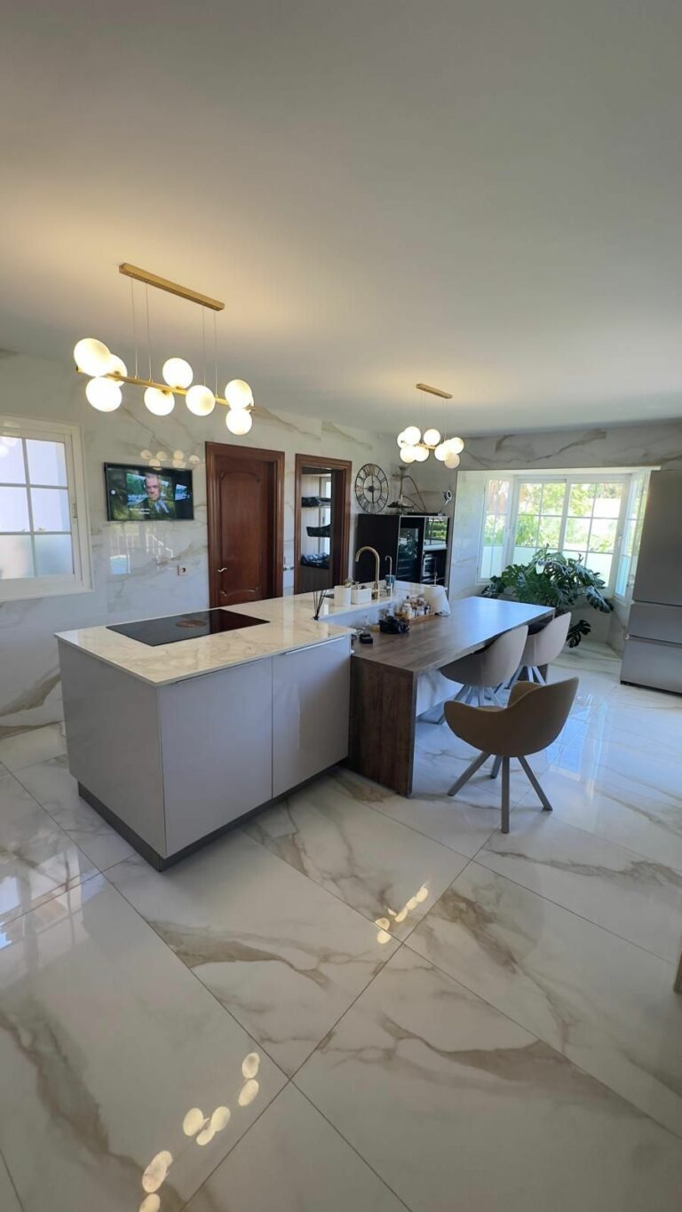 6e1ff45af474f0b994e7f45f3f4a7719 - 14