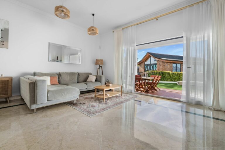 708ccae5805e0a8241bef8b2e4823d2e - 11