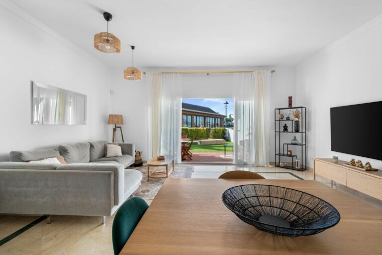 708ccae5805e0a8241bef8b2e4823d2e - 14