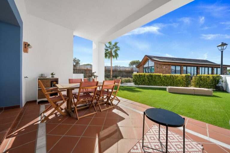 708ccae5805e0a8241bef8b2e4823d2e - 4