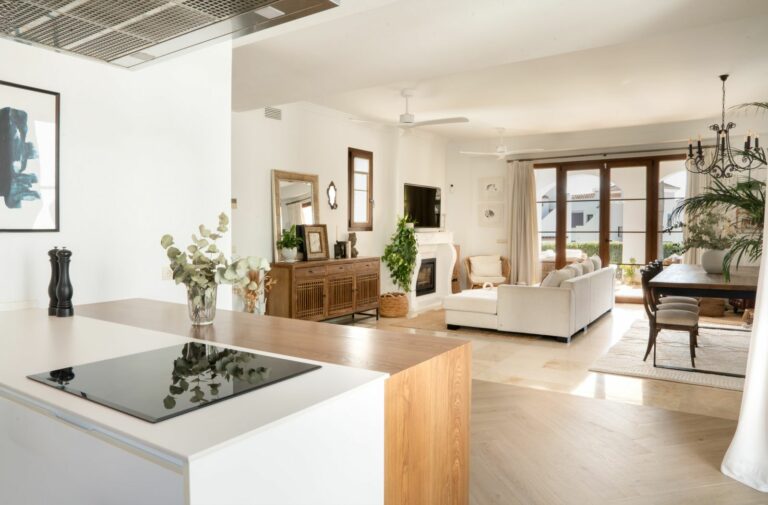 72400818202f834b3dfb4f56441e89fe - 7