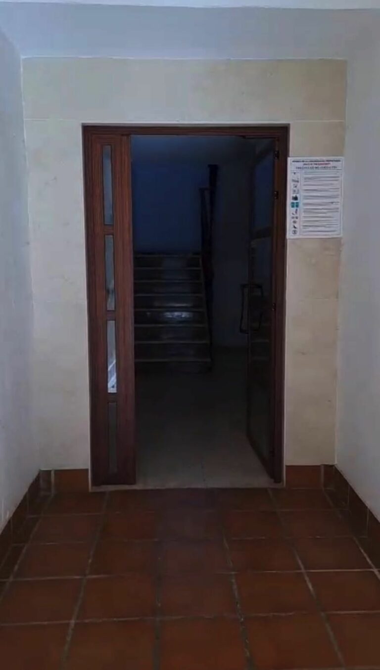 7269372a197db950030142d42a7d6689 - 15