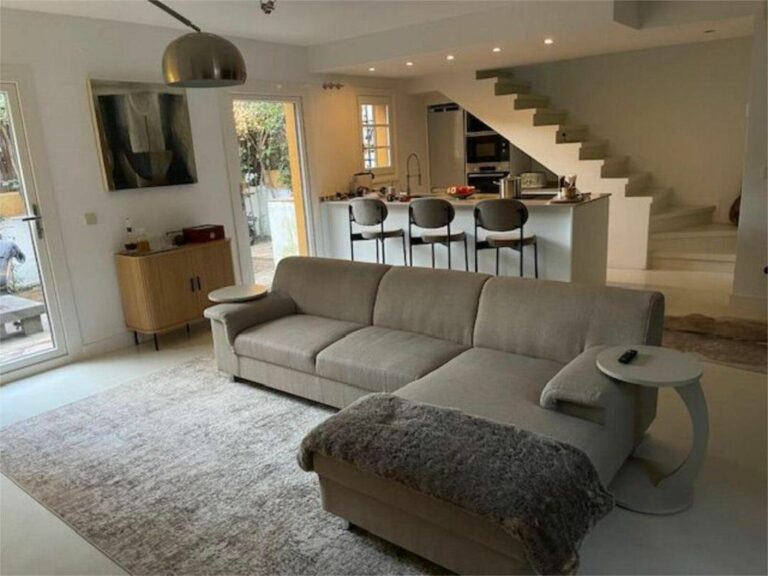 737aefb5e6727d7a464b99a11b1d7040 - 2