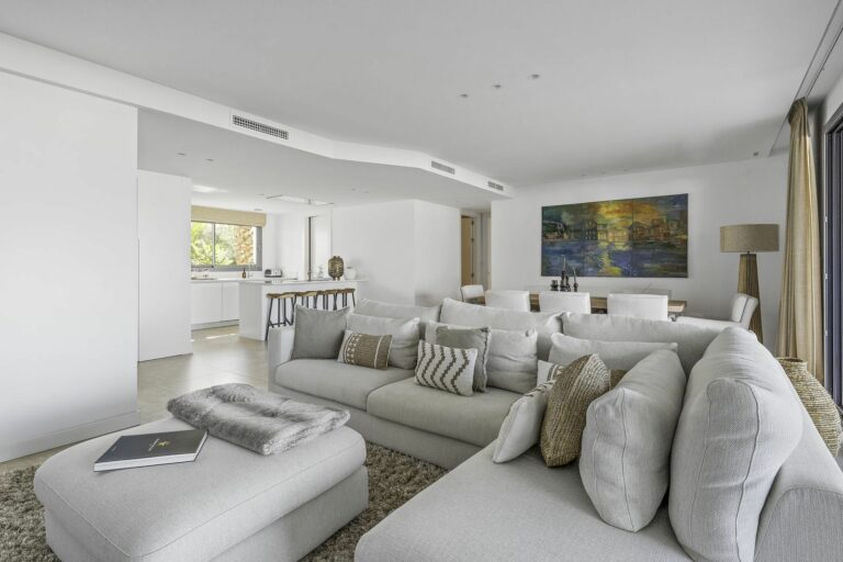 7424461eff79db4afce917bfbee7cca8 - 10