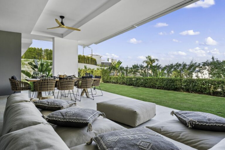 7424461eff79db4afce917bfbee7cca8 - 2