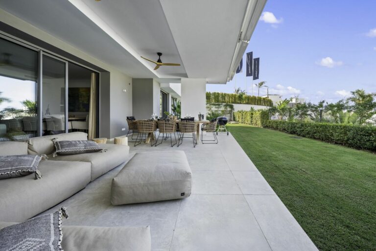 7424461eff79db4afce917bfbee7cca8 - 4