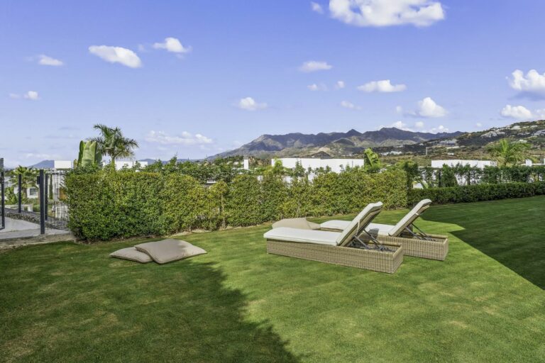 7424461eff79db4afce917bfbee7cca8 - 5