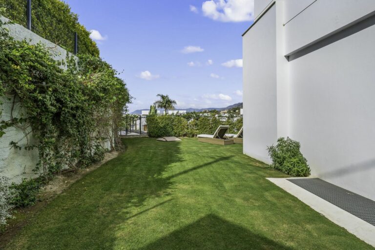 7424461eff79db4afce917bfbee7cca8 - 7