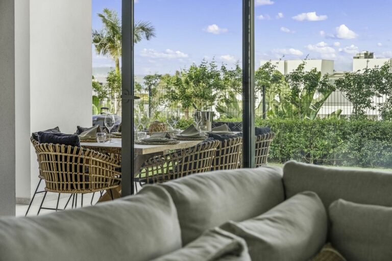 7424461eff79db4afce917bfbee7cca8 - 8