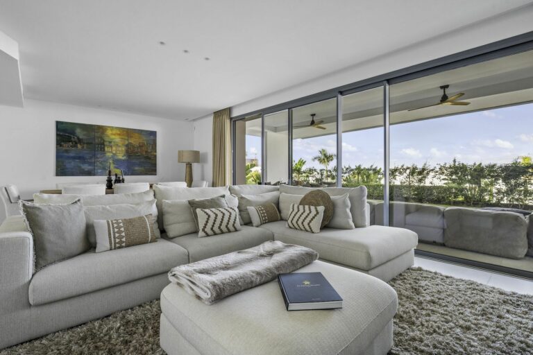 7424461eff79db4afce917bfbee7cca8 - 9