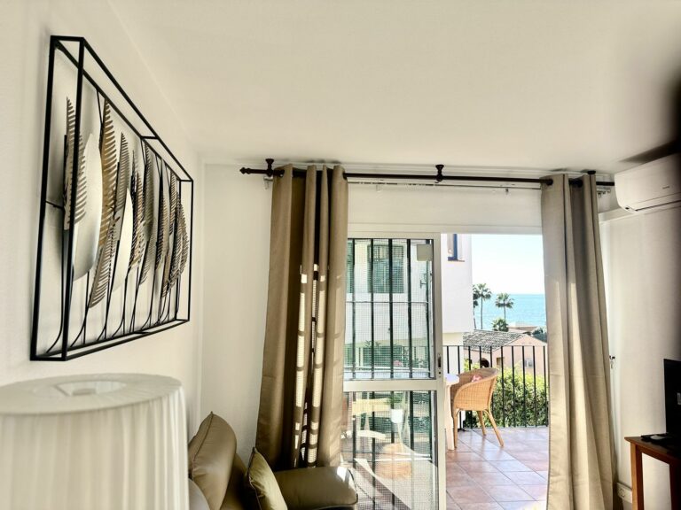 76080e2965fe2cc64c5e33e8cf530498 - 7