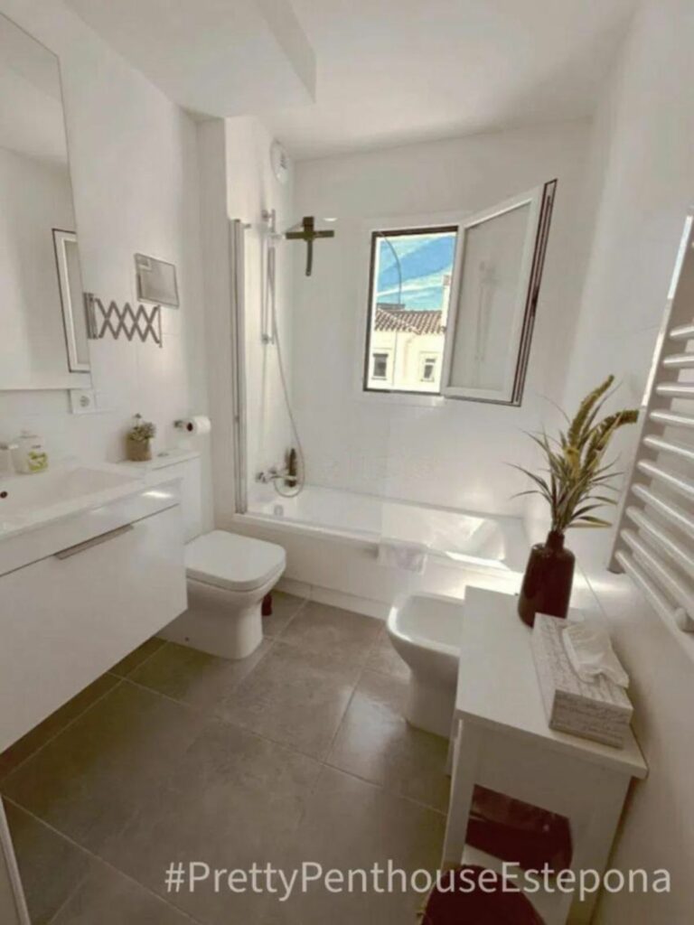 76d0e80a5a89384d6879da575ee543f6 - 9