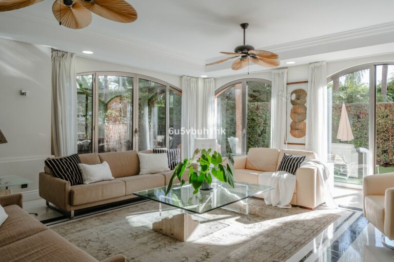 77a933f984bf36d7faa64a2395cc39ad - 14