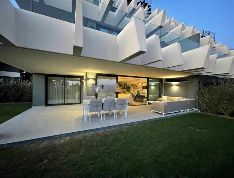 784249ac2e62b03c78fee20900d7771d - 15