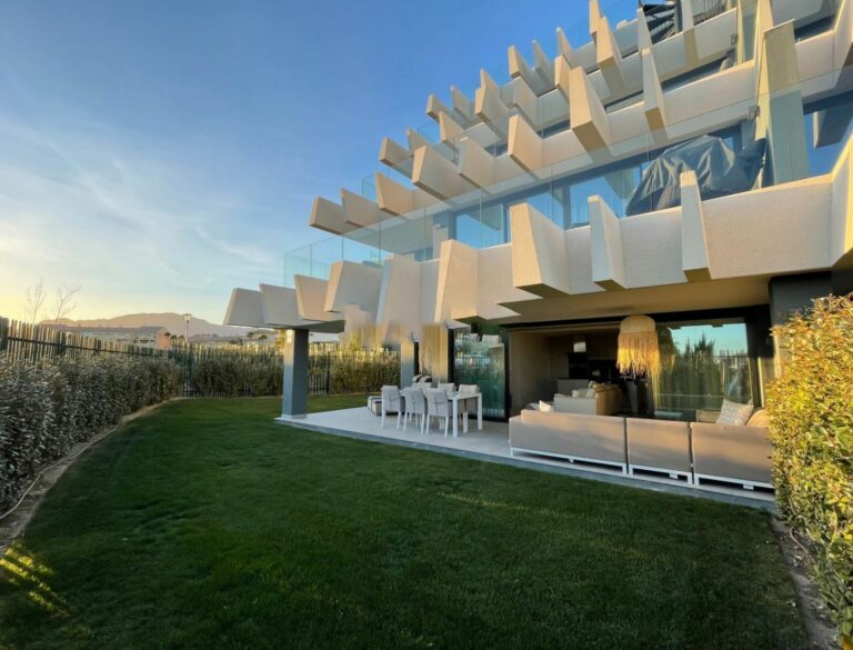 784249ac2e62b03c78fee20900d7771d - 16