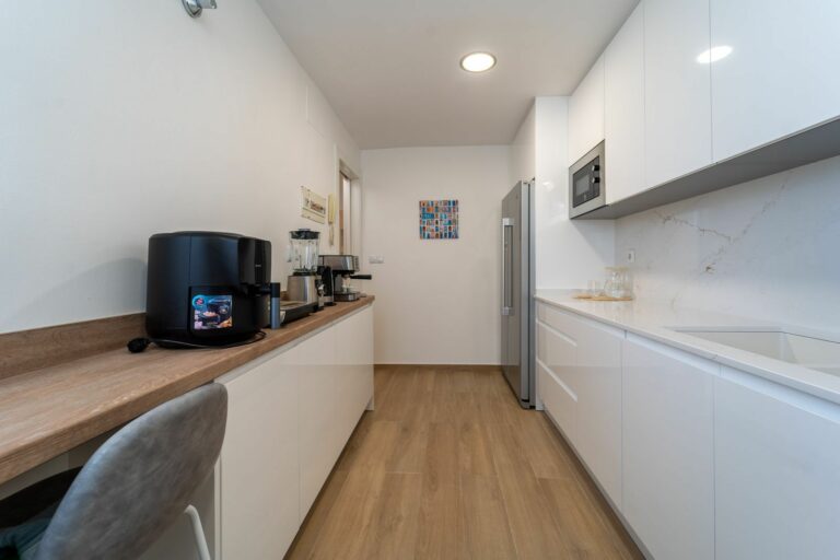 78f97ed9509e40c7e4ce2d93d37b0103 - 15