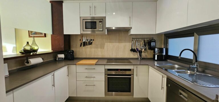 79be5a857eef221f6ce74f16e3d70942 - 12