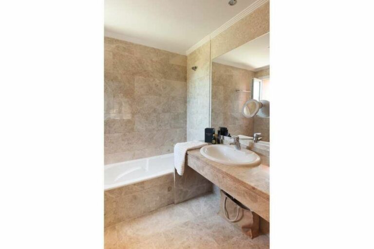 79ef1408fce8132f739f5687793e8260 - 14