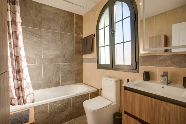 7a2f44db7e9584132ebc390651eaab21 - 7