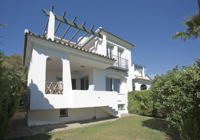 7c25a0fa361e8479edd789bebebacb30 - 16