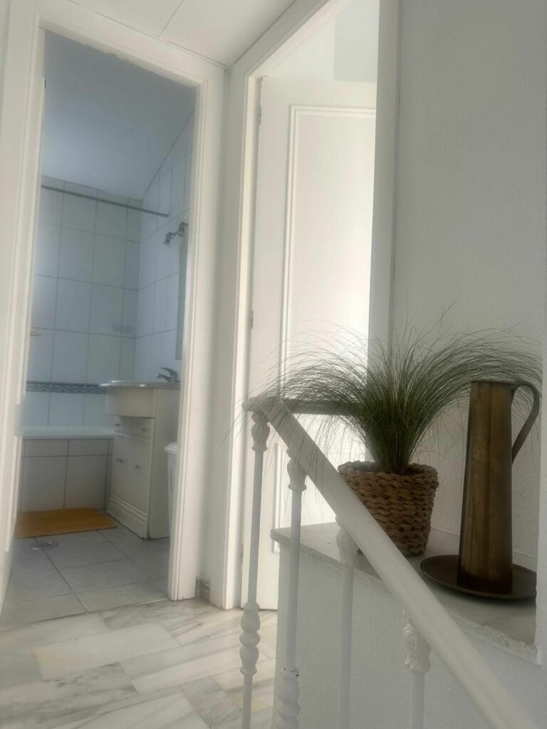 7ca403ac4d9d19d580c8c09f5f9428ee - 12