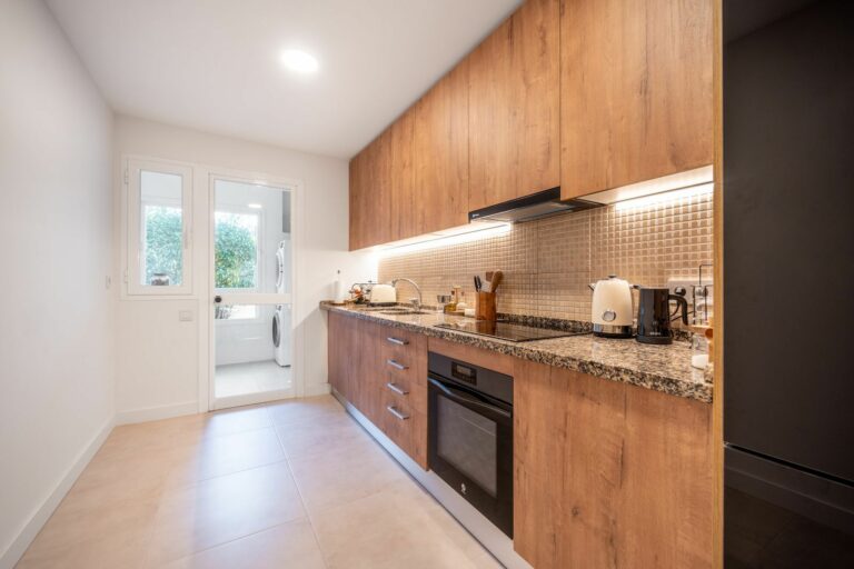 7deb2500e6861d6cb988f1106c46012e - 13