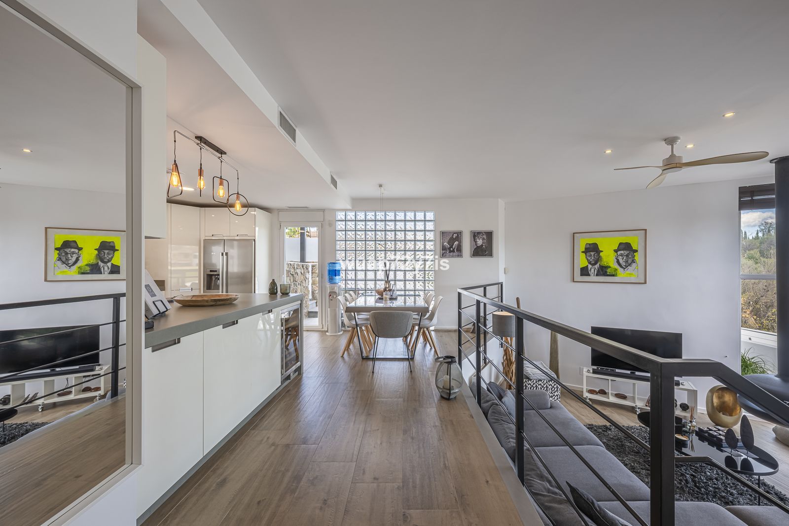 7ff94053a1fa964bdfe2cb54c7064800 - 12