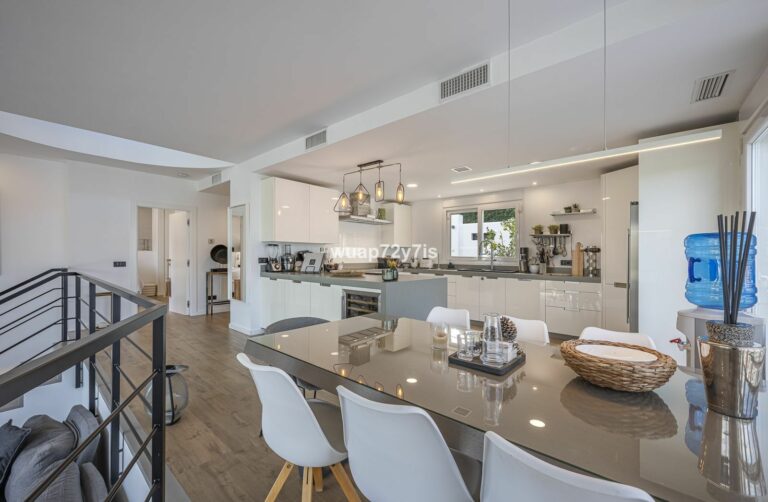 7ff94053a1fa964bdfe2cb54c7064800 - 13