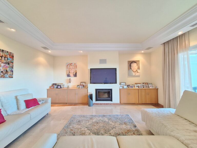 8094bcaca3cc9bedf191b38496390643 - 13