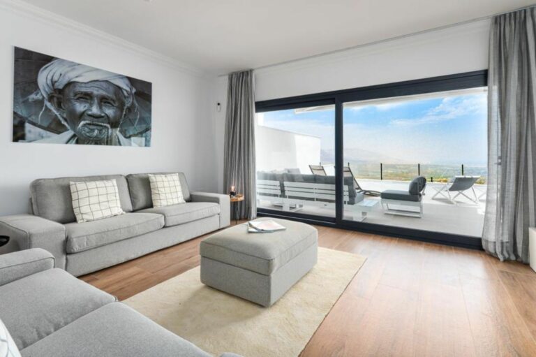 809921fdc5b7ff563c9be232e29ee051 - 3