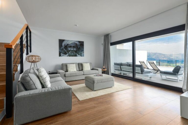 809921fdc5b7ff563c9be232e29ee051 - 7