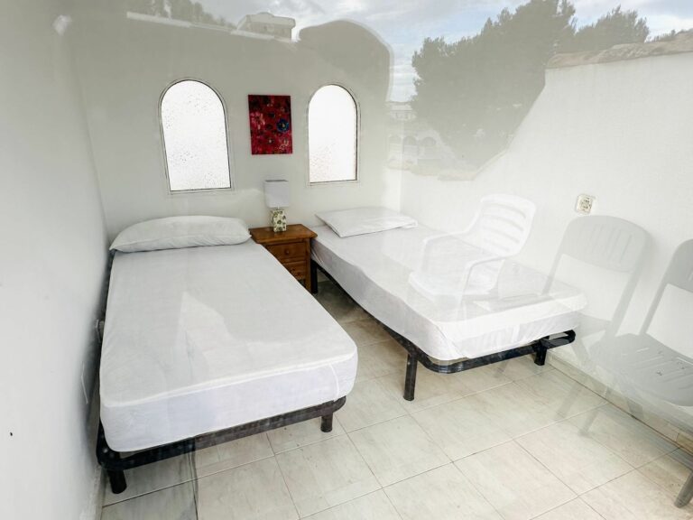 83275d7ef9347bc960ca5bc48f735a1c - 10