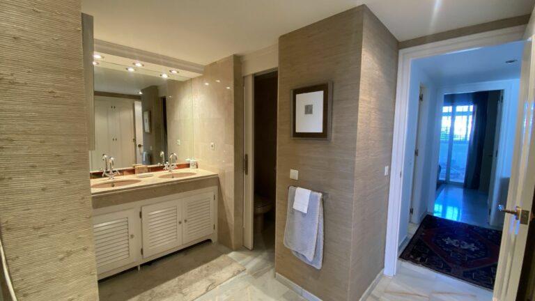 835efaa6702e63e213a73788b9fe3f4b - 10