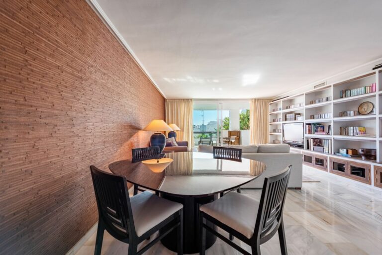 835efaa6702e63e213a73788b9fe3f4b - 5