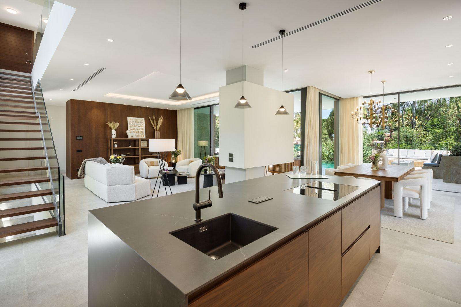 83cb4b8a51b530c53bb2f38a82cc13f4 - 10