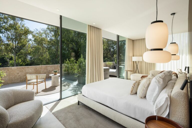 83cb4b8a51b530c53bb2f38a82cc13f4 - 16