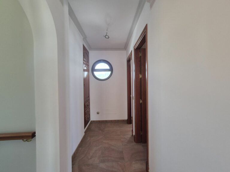 83cf3683ea47c293f1b2daf6640395db - 12