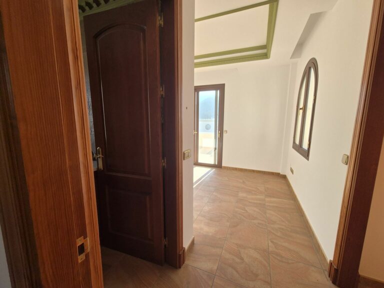 83cf3683ea47c293f1b2daf6640395db - 9