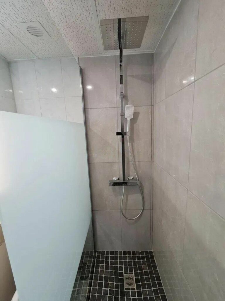 89a95e0641f828727f9d3f5b3ed885ac - 12