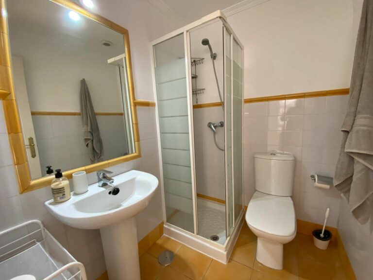 8b4b1fa2a306b998a0d60d7438953c9c - 16