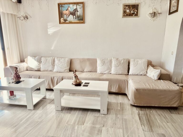 8bf0fc89fa7a5e4ade42531553f0ba11 - 4