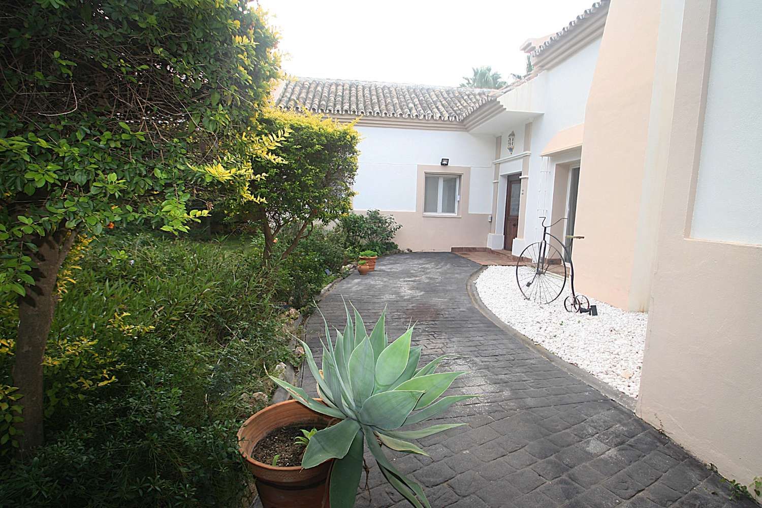 8dbd4c0a3a4c68de965b33cff5736d29 - 12