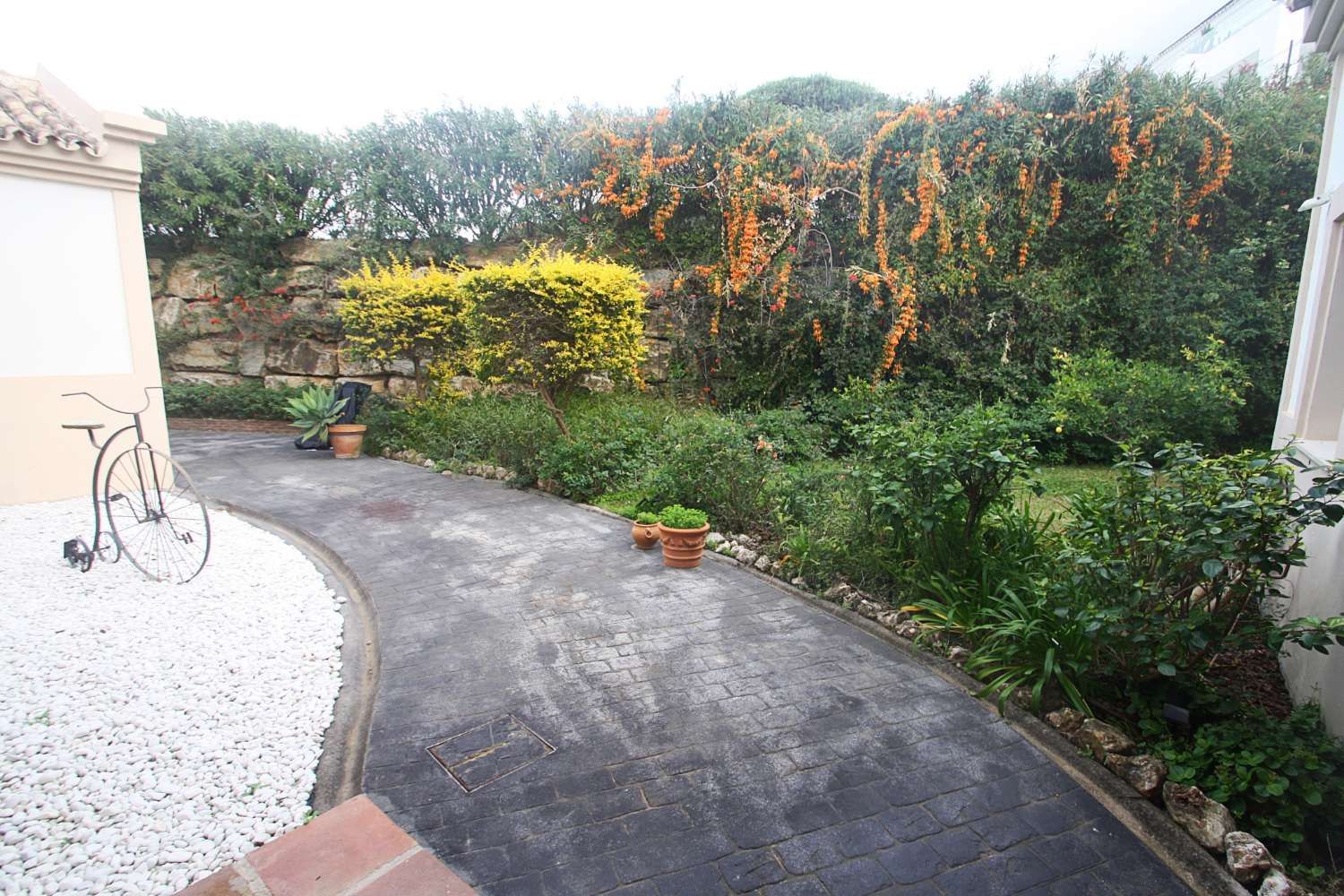 8dbd4c0a3a4c68de965b33cff5736d29 - 13