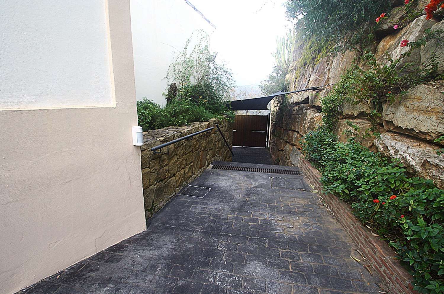 8dbd4c0a3a4c68de965b33cff5736d29 - 16