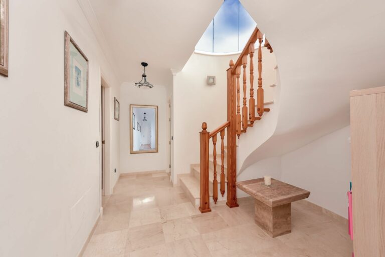 8ebdc6b5e7eb8378b1524153f2703016 - 10